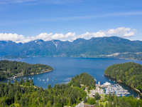 IMPECCABLE BOWEN ISLAND HOME