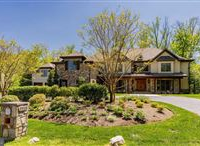 ENTERTAINERS DELIGHT ON A BEAUTIFUL FLAT ACRE