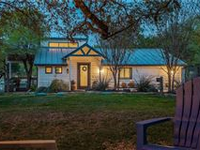BEAUTIFUL WATERFRONT PROPERTY WITH ADDITIONAL CABINS