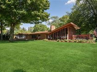STUNNING LAKE MICHIGAN HOME WITH EXQUISITE DESIGN