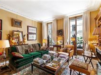 BEAUTIFUL APARTMENT BENEFITING FROM A REFINED DECORATION