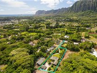 RARELY AND GORGEOUS ONE-ACRE PROPERTY PERFECT FOR A HEALTHY LIFESTYLE