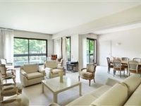 BOULEVARD DU CHâTEAU APARTMENT