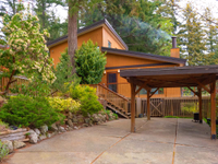 ONE-ACRE PEACEFUL HOME IN BOWEN ISLAND