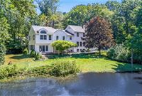 QUIET AND PRIVATE LIVING IN DARIEN