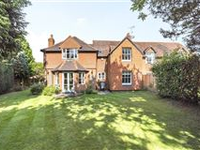 ATTRACTIVE PERIOD FAMILY HOME SET IN A CONVENIENT AND PEACEFUL LOCATION