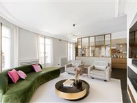 BEAUTIFUL 8TH DISTRICT APARTMENT