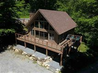 LOVELY HOME STEPS FROM SKI TRAIL!