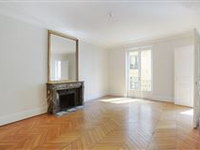 SPACIOUS AND BRIGHT APARTMENT