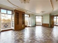 LUXURIOUSLY RENOVATED FOURTH FLOOR APARTMENT