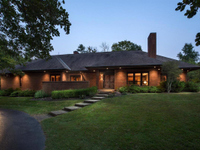 BEAUTIFUL AND SERENE HOME IN PARK-LIKE SETTING