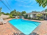 SUNNY FAMILY HOME IN NORTH TUSTIN BUILT FOR ENTERTAINING