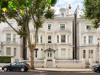 A WONDERFUL APARTMENT IN THIS IMPRESSIVE HOLLAND PARK VILLA