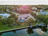 BEAUTIFUL CANAL-FRONT HOME IN SHELL HARBOR