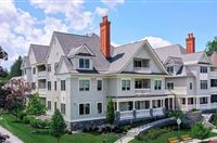 EXQUISITE OPEN CONCEPT CONDO IN DOWNTOWN SARATOGA
