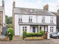 CHARMING HOME CLOSE TO TOWN CENTRE
