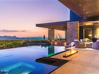 THE POINT AT THE RITZ CARLTON RESIDENCES