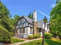BREATHTAKING ESTATE ON THREE LOTS