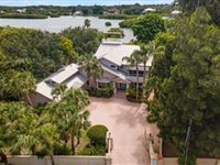 GRACIOUS HOME ON IDEAL BAYFRONT LOT