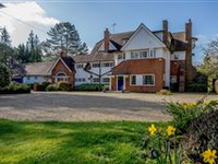 SPACIOUS PERIOD PROPERTY IN HARMER GREEN