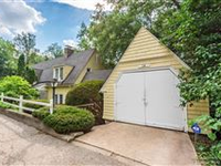 CHARMING COTTAGE STYLE HOME ON NICHOLS ARBORETUM