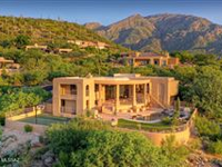SPECTACULAR CONTEMPORARY-STYLE HOME