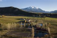 UNIQUE PRIVATE EQUESTRIAN FACILITY