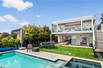 TASTEFULLY REDESIGNED WONDERLAND OF MODERN CONVENIENCE