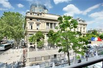 THIS SPACIOUS APARTMENT OFFERS EXCEPTIONAL VIEWS OF THE PALAIS DE JUSTICE