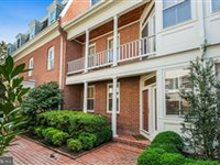 BEAUTIFULLY RENOVATED AND UNIQUE TOWNHOUSE