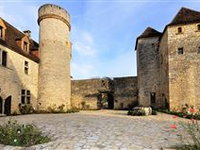 IMPRESSIVE AND HISTORIC CASTLE