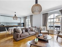 VERY BRIGHT SOUTH-FACING APARTMENT