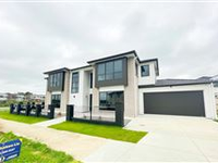 JAW-DROPPING BRICK AND WEATHERBOARD FAMILY HOME