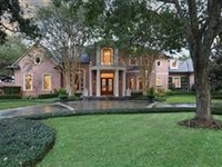 MAGNIFICENT BRICK HOME WITH OUTSTANDING BACKYARD