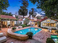 BEAUTIFULLY DESIGNED HOME AND GUEST HOUSE