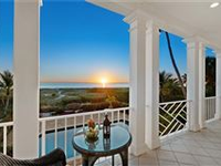RARE BEACH AND BOATING LIFESTYLE ON LONGBOAT KEY