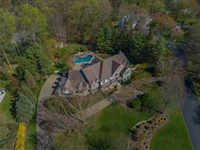 STUNNING SIX-BEDROOM MANOR HOME