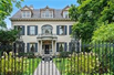 CLASSIC HOME IN THE HEART OF TOWN
