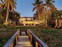 A STORIED SETTING IN THE FIELD CLUB AREA