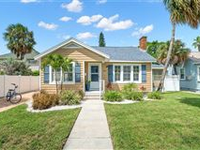 SANDPIPER COTTAGE ON PASS-A-GRILLE BEACH