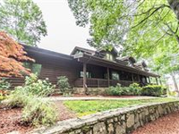 CUSTOM CEDAR LINDAL HOME WITH PRIVACY AND PEACE