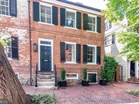 FABULOUSLY CHIC HISTORIC HOME IN THE HEART OF OLD TOWN ALEXANDRIA
