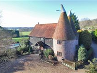 STUNNING OAST AND BARN CONVERSION IN DELIGHTFUL SEMI-RURAL SETTING