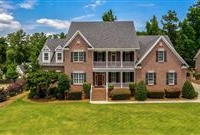 A BEAUTIFUL HOME WITHIN QUIET AND SCENIC PARKINGTON ESTATES