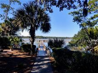 THE ESSENCE OF LOWCOUNTRY LIVING