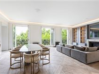 ARCHITECT-RENOVATED APARTMENT IN SUPERB BUILDING