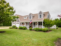 CHARMING, CONTEMPORARY FARMHOUSE