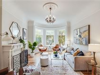 VICTORIAN FLAT WITH MODERN CONVENIENCES