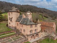 FULLY RESTORED XVITH AND XVIIITH CENTURY CASTLE