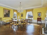 DISTINGUISHED FULL FLOOR RESIDENCE